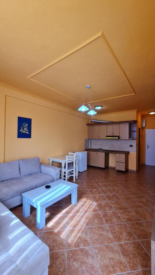 Heming-Way Hotel Durrës Extérieur photo