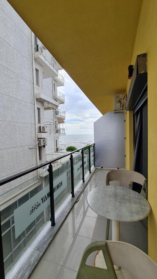 Heming-Way Hotel Durrës Extérieur photo