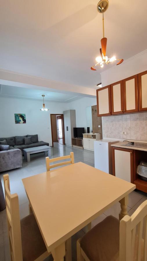 Heming-Way Hotel Durrës Extérieur photo