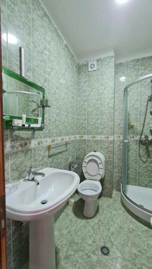 Heming-Way Hotel Durrës Extérieur photo